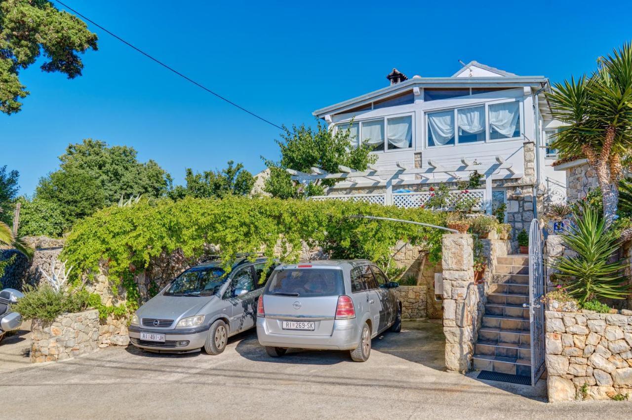 Apartment Neno - Terrace & Parking Veli Losinj Luaran gambar
