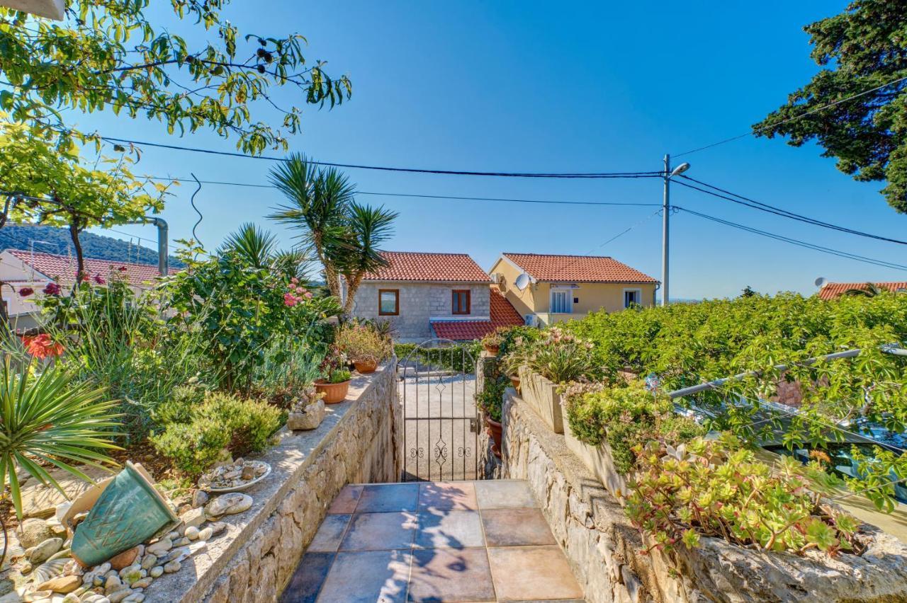 Apartment Neno - Terrace & Parking Veli Losinj Luaran gambar