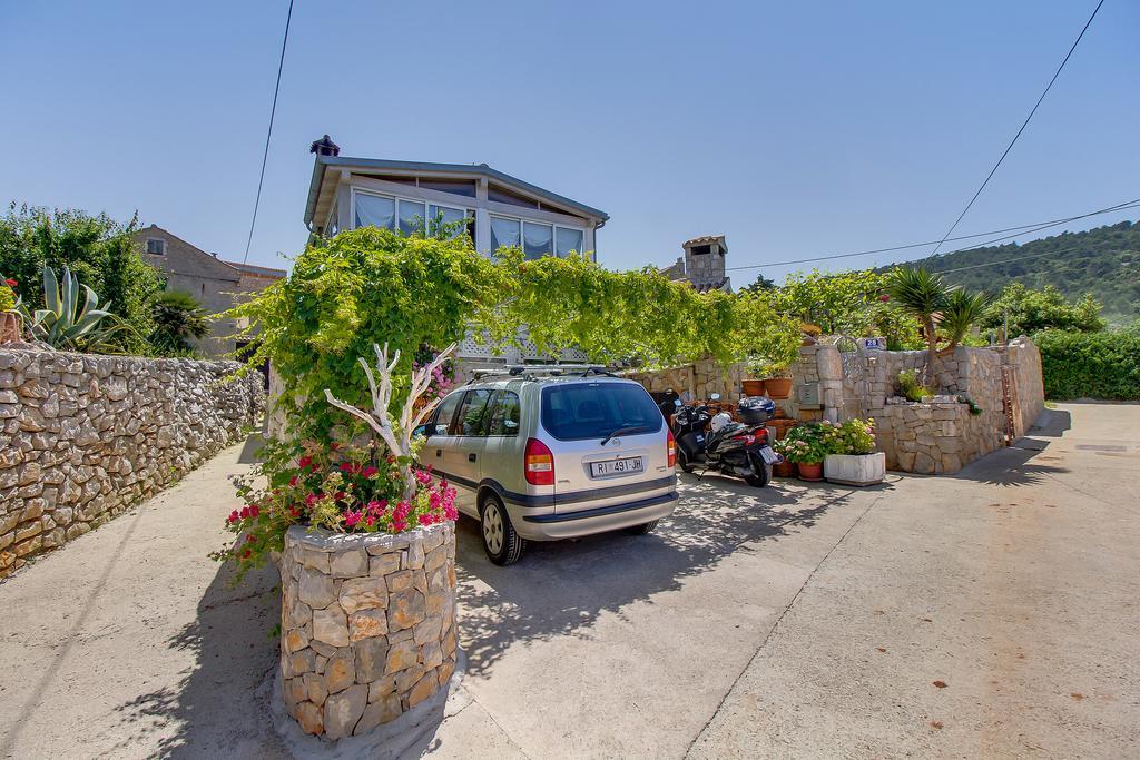 Apartment Neno - Terrace & Parking Veli Losinj Luaran gambar