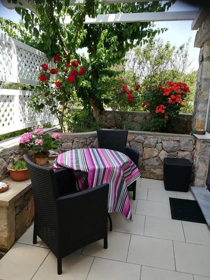 Apartment Neno - Terrace & Parking Veli Losinj Luaran gambar