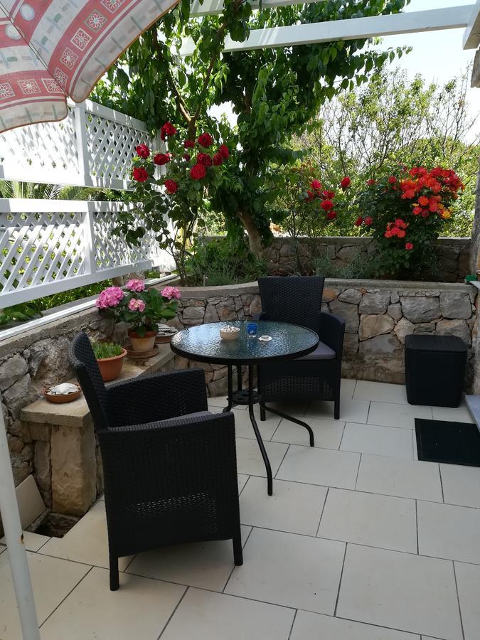 Apartment Neno - Terrace & Parking Veli Losinj Luaran gambar