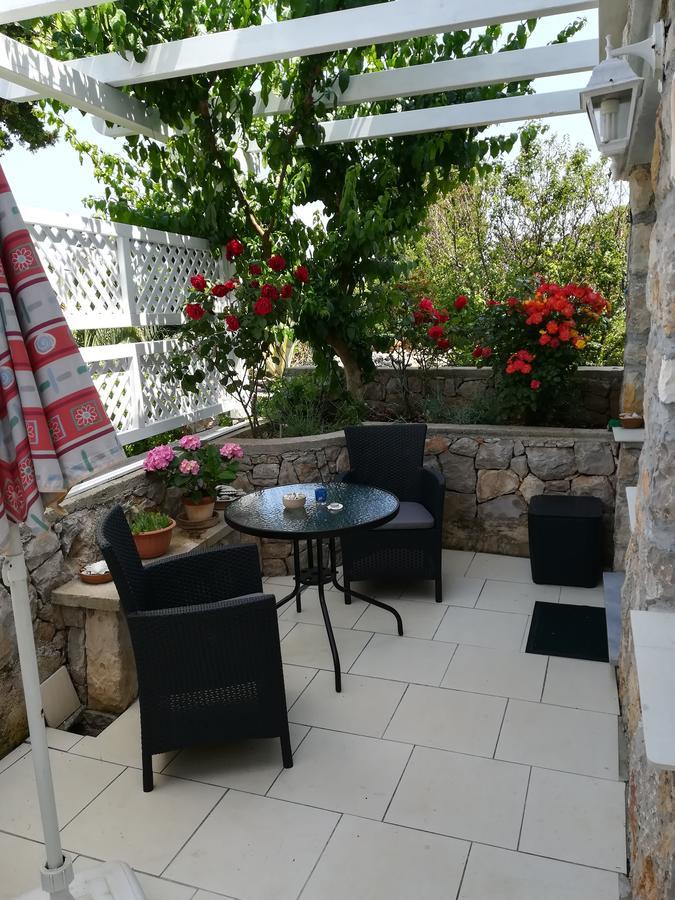 Apartment Neno - Terrace & Parking Veli Losinj Luaran gambar