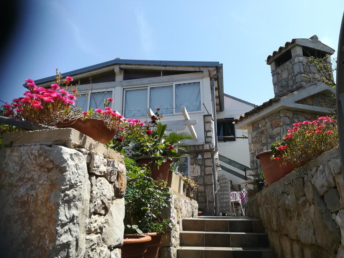 Apartment Neno - Terrace & Parking Veli Losinj Luaran gambar