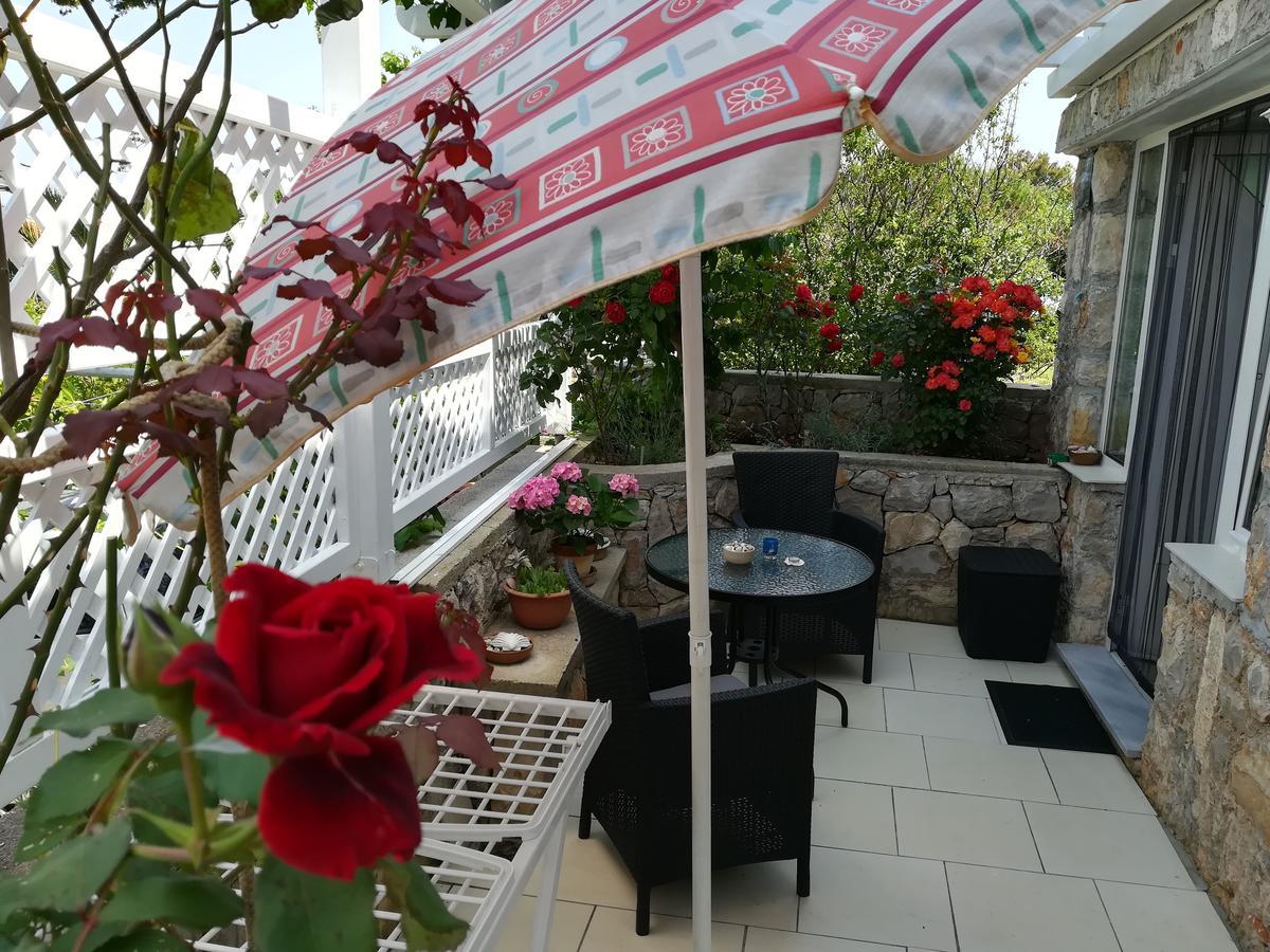 Apartment Neno - Terrace & Parking Veli Losinj Luaran gambar